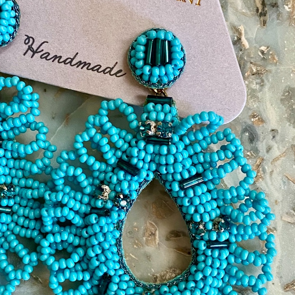 NWT Deepa Gurnani Beaded Ruffled Chandeliers - Picture 13 of 15